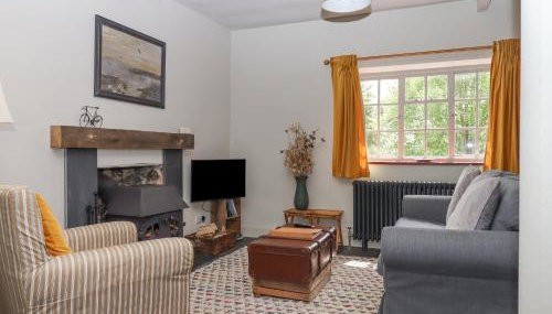 Hole Farm Stables - Photo 2