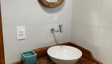 Chalé Kerstin Ar condicionado Pousada 35knots Brasil - Foto 3