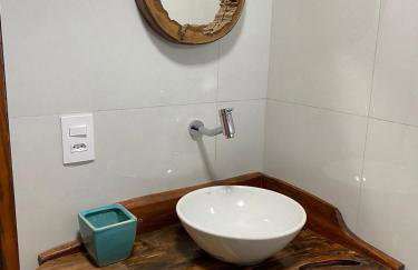 Chalé Kerstin Ar condicionado Pousada 35knots Brasil - Foto 3