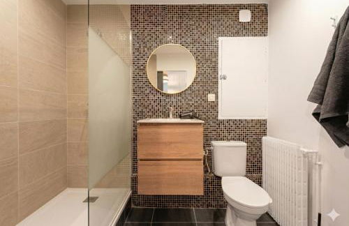 T2 - 1à 4p - Blagnac Aéroport & AIRBUS - Parking privé - Climatisation - Foto 4