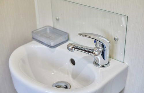 Host and Stay - 421 Wooler Park - Photo 18