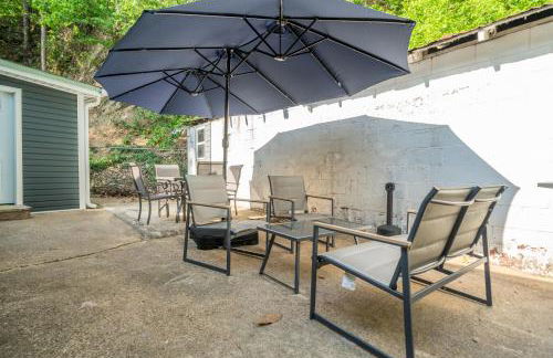 Spring Bungalow - A cozy getaway in downtown Hot Springs! - Foto 49