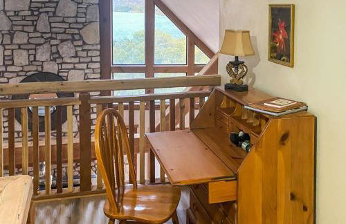 Lovely 2-Story Home with Upper & Lower Decks, Gorgeous Lake & Hill Country Views - Foto 18