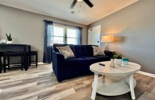 Sleek remodeled Design 2 Bed Trenton, OH Apartment - Foto 6