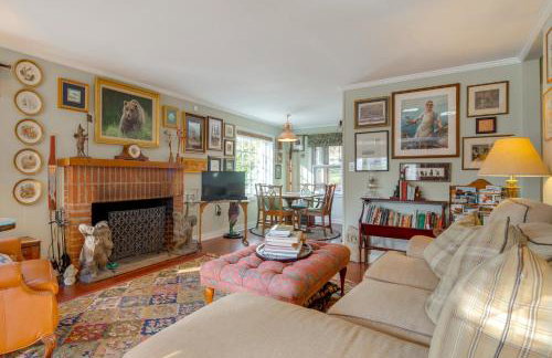 Hike, Sip and Explore! Blue Ridge Mtn Cabin with Porch - Foto 6