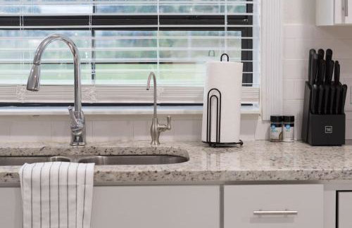 Entire Home with Air Hockey and Firepit - Photo 18