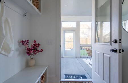 The Hadley House - Cozy Porch & Fenced in Backyard - Foto 61