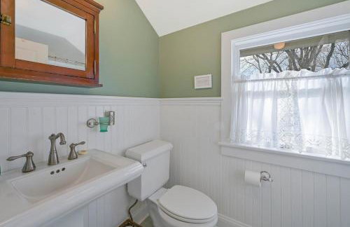 Gorgeous Hamptons Farmhouse - Get the Beach without the Traffic! - Foto 44