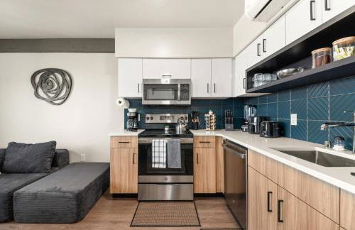 2BR Apartment in DT with Parking - Foto 5