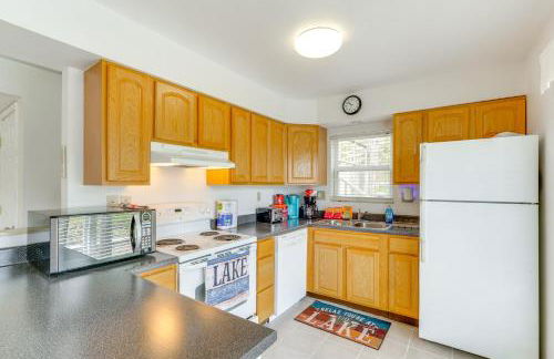 Balcony and Fire Pit Home on Lake of Ozarks! - Foto 10