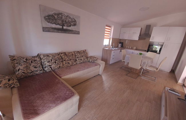 Impeccable 2-bed Apartment in Rab - Foto 14