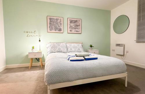 Luxury 2 Bedroom City Centre Apartment - Secure Parking - Amazing location! - Foto 33