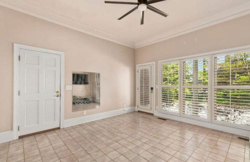 The Greensboro Manor HotTub FirePit Basketball 15 Min To Sedgefield CC - Photo 27