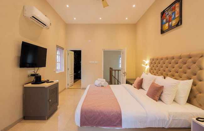 Emperor Ozran by Alaya Stays - Photo 50