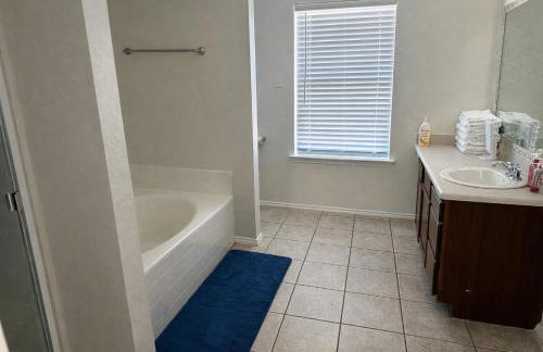 Peaceful Family Retreat Near AT&T Stadium, Texas Rangers, Six Flags, Epic Waters Indoor Waterpark, DFW Airport & More! - Foto 21