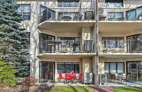 On Big Boulder Lake Condo with Community Pools! - Foto 15