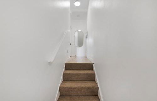 Peaceful Crouch Hill Flat by MoreThanStays - Foto 21