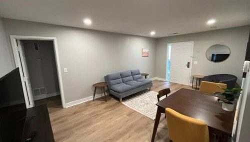 Steps to Aksarben Village, Walk to UNO - Foto 3