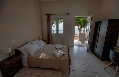 Nikolatos Apartments - Photo 9