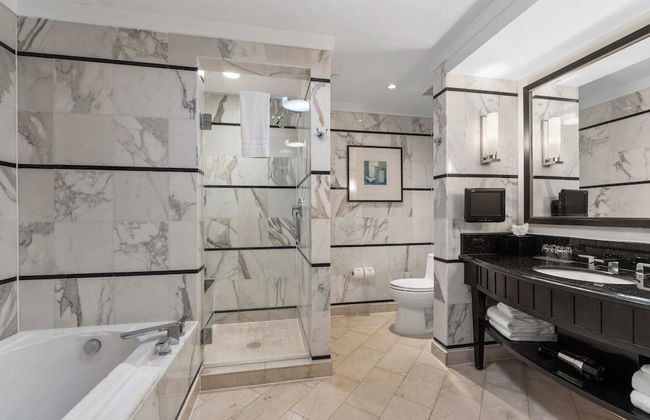 FontaineBleau Balcony 10 min from SoBe - Foto 9