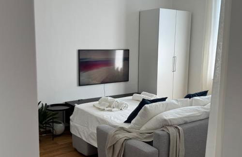 Comfort Stay Legnano - Appartamento di 85m2 con 2 bagni, Smart TV, WiFi ultra veloce e angolo lavoro, perfetto per visitare Milano in relax - Photo 10