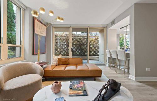 The Bernadin- Designer 3BR City Center with Balcony - Photo 3