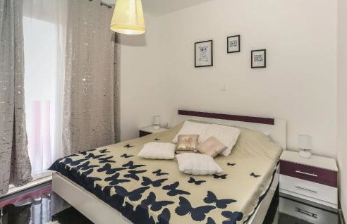 Lovely Home In Rumin With Kitchen - Foto 31