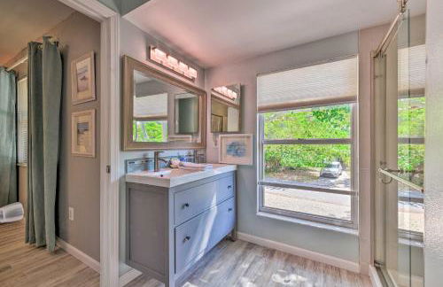 Canal-front Gem with Pool and Hot Tub in Anna Maria - Foto 16