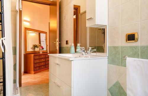 GuestHost - Casa del Giardino Apt with Shared Patio - Photo 28