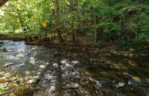 Wandering Creek - 2 Bedrooms, 1 Baths, Sleeps 6 Cabin by RedAwning - Photo 34