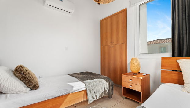 2 bed - Sleeps 6 - Private Pool - 5 Min To Beach - Foto 3, Habitación