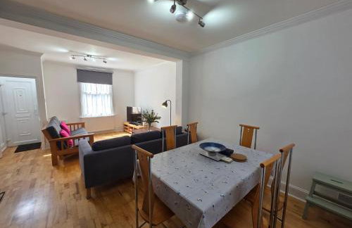 Stylish East London Stay 2Bed Home in Forest Gate - Foto 24