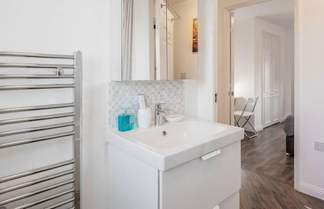 2 Bed Apartment Sleeps 5 - Wifi, Free Parking - Photo 18