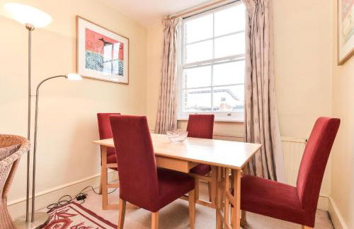 Smart 2 bedroom flat near Pimlico Tube - Photo 4