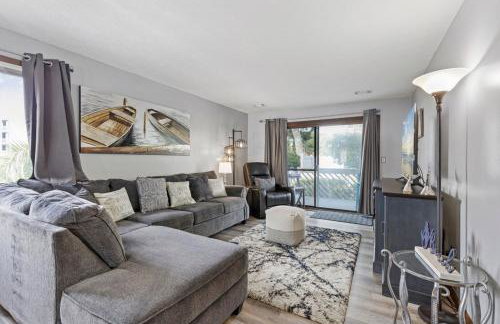 Spacious Modern Condo - 1st Floor - One Block to the Beach - Foto 18