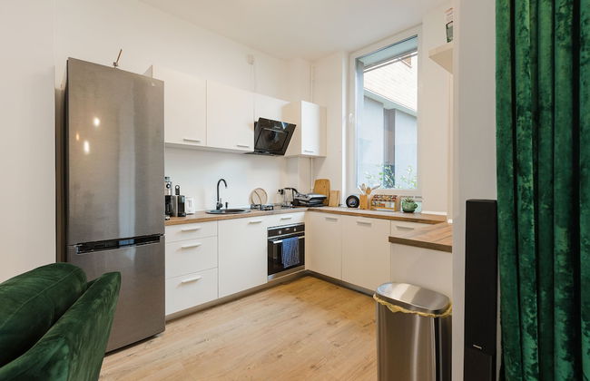 Essenza Charming Two BedRoom Apartment - Photo 30