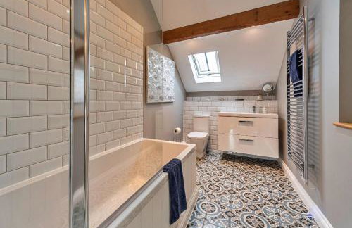 Finest Retreats - The Coach House at Tybroughton - Photo 31