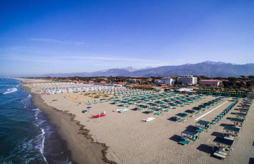 Bedo House Beach Front - Happy Rentals - Foto 29