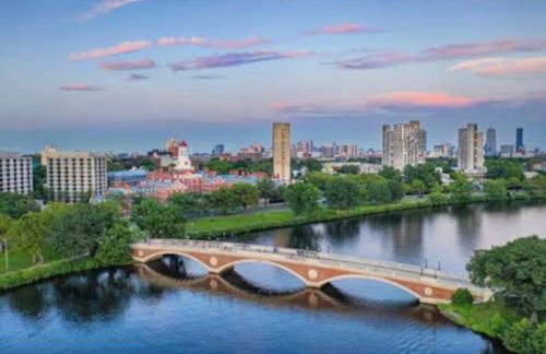 2 Bedroom Condo Cambridge With Balcony, Pool,Gym,Garage Parking - Foto 11