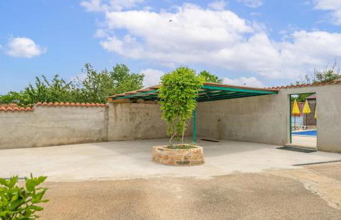 Three-Bedroom Holiday Home 0 In Zminj - Photo 12