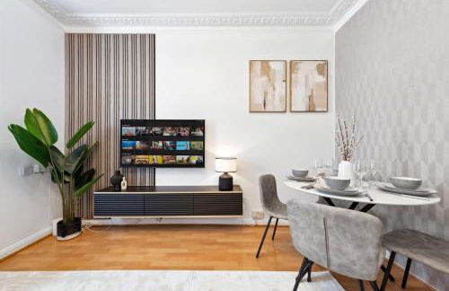 4BR North London I WiFi, Garden, Near Shops - Foto 2