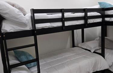 Modern B&W Coastal Retreat 2BR 2BA and Laundry - Foto 34