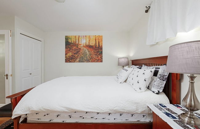 Private and Cozy Home in Kerrisdale - Photo 5