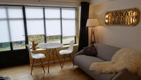 CHAMBRE du SABOTIER - Studio troglodytique - A 100 m Baignade en rivière - Location de Canoë - Circuits cyclo - Aire de pique-nique - 3 restaurants - Foto 4