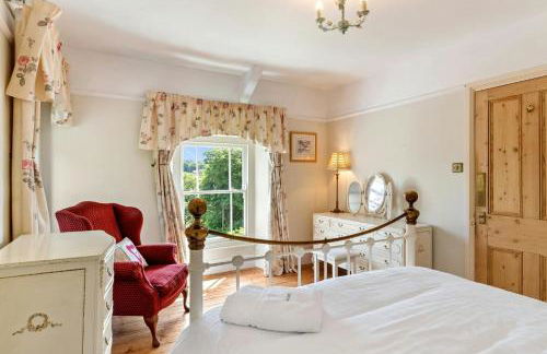 Pendre Farmhouse Llwyndafydd - Photo 13