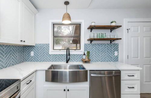 Island Joy - Newly Renovated/Walk to the Beach! - Foto 26