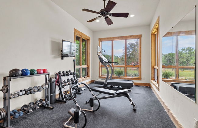 Private Ranch - Pool, Ping Pong, Yoga, Weddings, Games - Photo 4