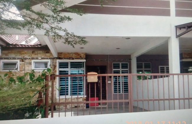 Alya Homestay - Foto 1