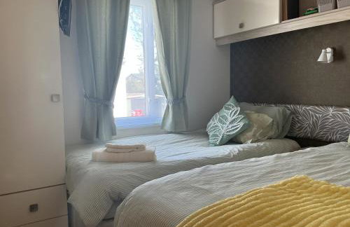 Hares Haven pet friendly sleeps 6 - Photo 7