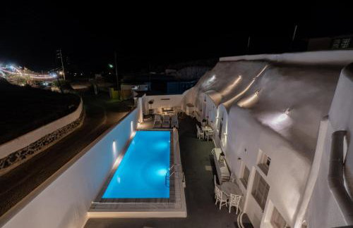 Fira-Cave-Sleeps 13-Parking-Pool-Pet Friendly - Photo 24